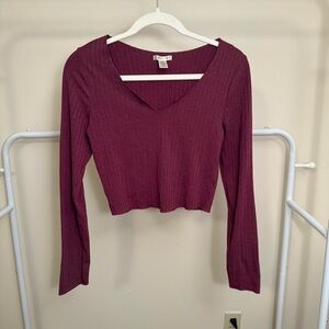Women's Ribbed V-Neck Crop Top - Burgundy